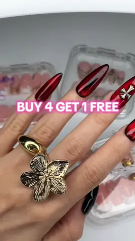 So gorgeous Honey 😍😍😍 #fakenails #bubblenailart #3dnailart #frenchtipnails #nailinspo 