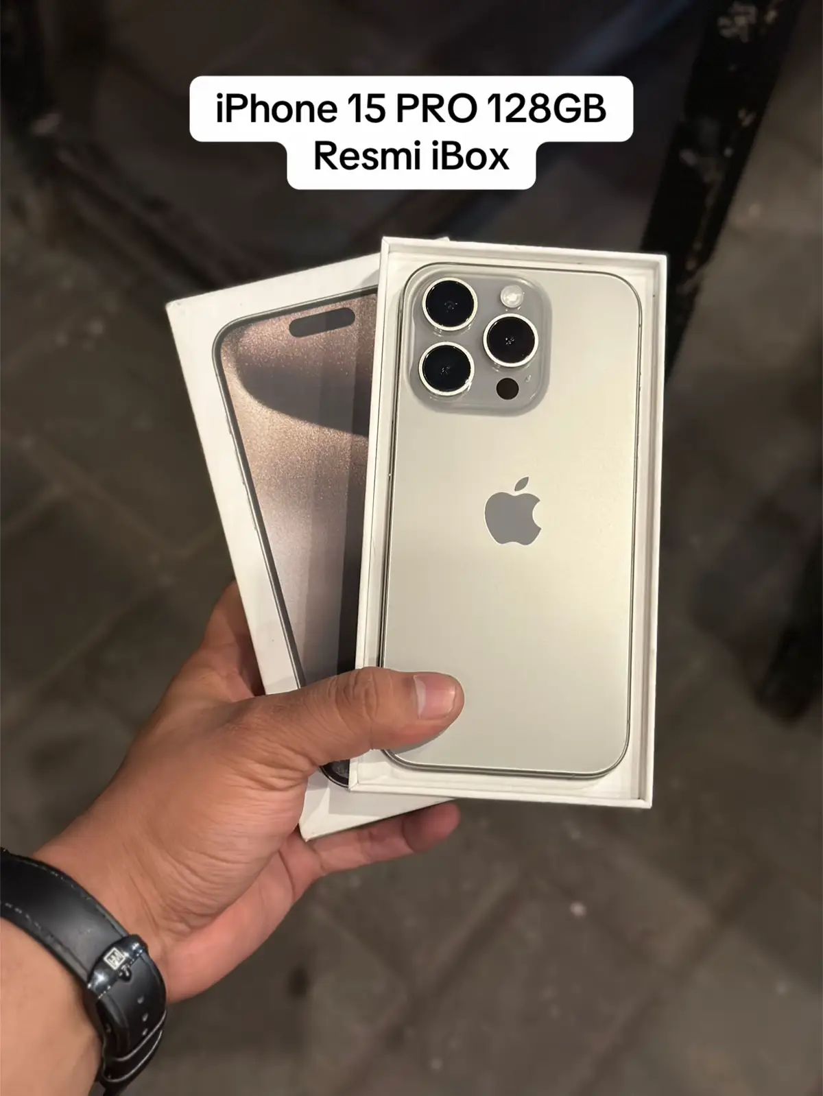 iPhone 15 PRO 128GB  Garansi resmi iBox Batrehealth 87% Jumlah siklus 660 Fisik mulus like new Kondisi normal no minus Face id aman Truetone aman Kelengkapan fullset Free : Adaptor, Softcase, Temperglas Pembuatan iCloud, Pindah data/Transfer data  Lokasi : 📍SURABAYA WA : 0882009011081 Instagram : @bakuliphone.sby