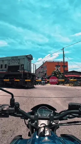 Yes , kali ni tk kena prank. Ini baru betul keretapi 😬. #train #keretapi #wakafbharu #ktmb 