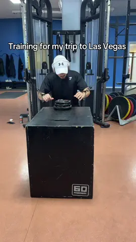 Training to carry all my winnings home from Vegas 🏆 #GymTok #LasVegas #fitnesslife #gymhumor #workoutmotivation 