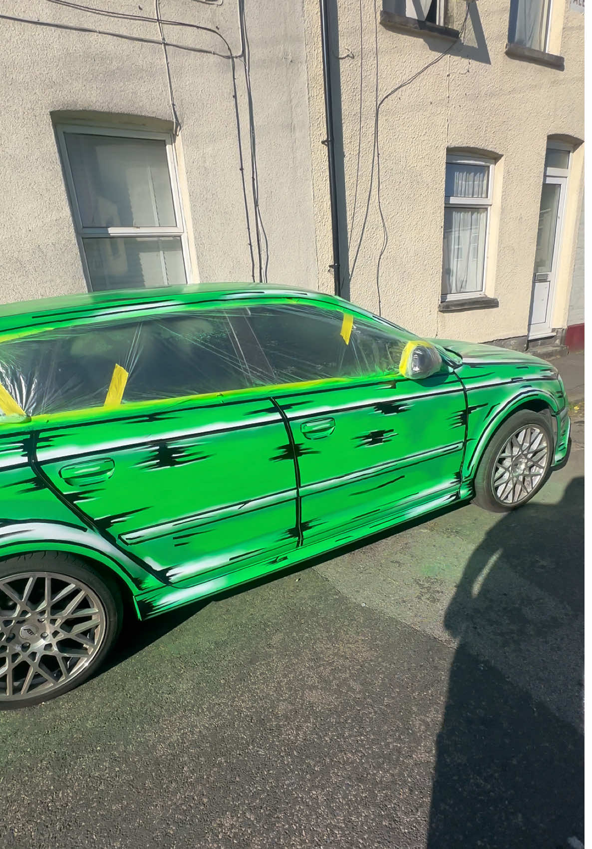 It pops with the clear coat!! Few bits left today but she is basically fisnished Iv just got the low line kit need to do glossy black .. yes for the last time there is over spray on the floor I will clean it when I move the car 🤣🤣 #audia38p #trusttheprocess💯  