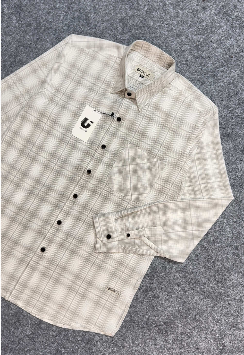 fit check for today, timeless series! Color ; stone grey 🫣✨ #fyp #rekomendasioutfit #casualoutfit #kemeja #fitcheck 