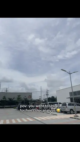 Bagay sakin dark shade no? Haha 😂 @Uniqlo Philippines #coloranalysis #limitedoffer #fyp #OOTD #foryou 