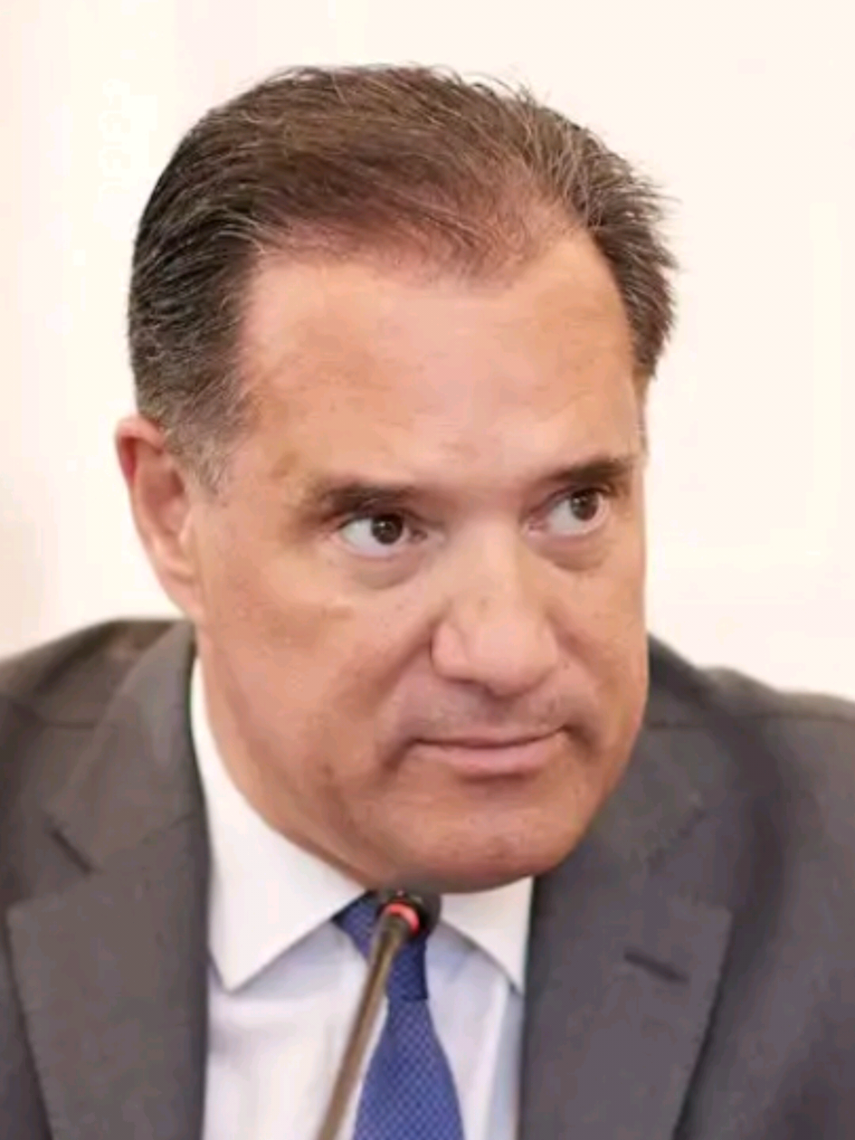 ‼️Κλείνοντας ραντεβού για εξέταση σε γαστρεντερολόγο στον «αέρα» της τηλεοπτικής εκπομπής «Ώρα Ελλάδος» στο Open το πρωί της Δευτέρας (25.8.25) ο υπουργός Υγείας, Άδωνις Γεωργιάδης, θέλησε να απαντήσει στις καταγγελίες ασθενών ότι δυσκολεύονται να βρουν ραντεβού με γιατρό του ΕΣΥ. ‼️«Το ΕΣΥ για τελείως πολιτικές σκοπιμότητες δέχεται άδικη κριτική. Είναι αδιάφορος δείκτης, ο δείκτης ικανοποίησης. Δεν μας εξηγεί ποτε η Eurostat τι ακριβώς μετράει. Και αφορά δημοσκόπηση. Και στην Ελλάδα που όλοι ταλαιπωρούμε και κατηγορούμε τους άλλους είναι φυσιολογικό η τάση να είναι αρνητική», είπε ο κ. Γεωργιάδης σχολιάζοντας τα στοιχεία της Eurostat για την Υγεία και συνέχισε: «Στην Ελλάδα όλες οι υπηρεσίες υγείας για τον πιο φτωχό είναι δωρεάν. Δεν υπάρχει κάτι που πληρώνεις!». 🔗 Διαβάστε περισσότερα στο newsit.gr  #newsit #ΑδωνιςΓεωργιαδης #ΕΣΥ 