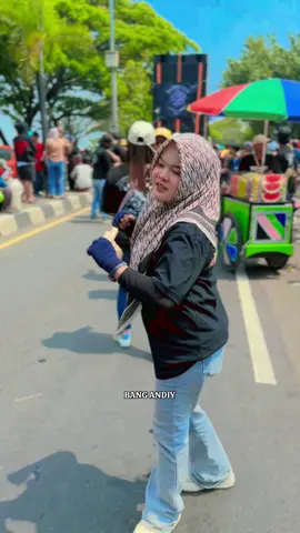 Enak sekali joget nya nok city 😋