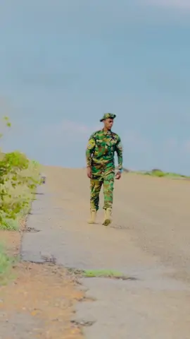 Dhalinyaro dalkeeni oo noo bahan inaan tahriibno ma wanaagsana Wadamada hormaray Dhalinyaradoodi baa cadawga ka difacatay Oo nabad ka dhigtay Sidaas oo kale ayaa la rabaa inaan dalkeena ilaashano 💪🙏🇸🇴🙏@Mss dhaanto🤴 @shidane wiil qaran @qoslaaye1977 @Dhuux gabar qaran🦋🥷🦁 @Abwaan heersare 1 @abwaan Raali 
