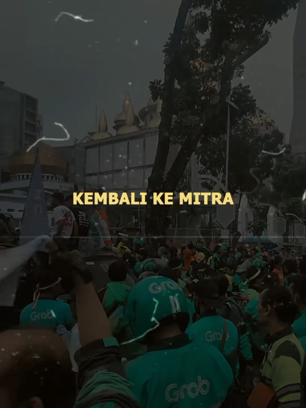 Jadi gimana menurut kalian? 👉 Apakah aplikator bener-bener rakus atau justru masih kasih peluang driver #grabuntukkitasemua #Grab #Gojek #Ojol  #Grabindonesia