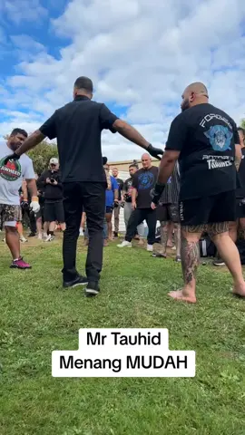 ada yg tau nama asli si mr tauhid dari new zealand ini... #boxing #barenuckle #muslim #islam #newzealand 
