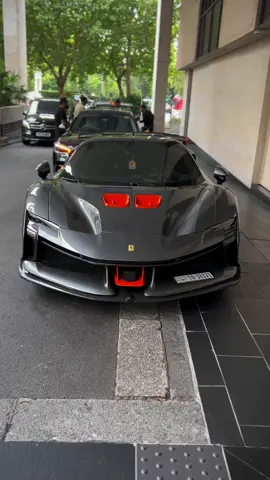 Such an aggressive car and such shaky filming #ferrari#sf90xx#london#carspotting#supercar