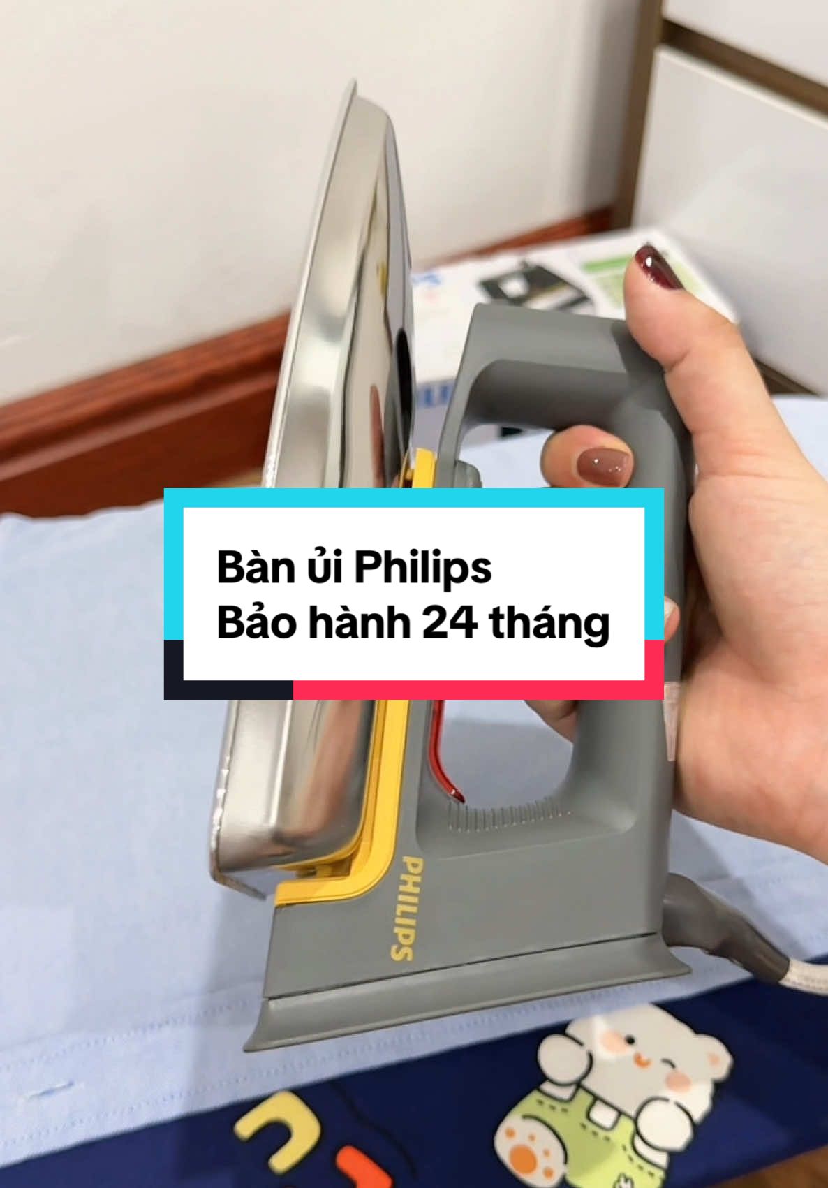 Ủi quần áo chân ái luôn ạ #banui #banuikho #banuiphilips #banlaquanao #phamhoadaily 