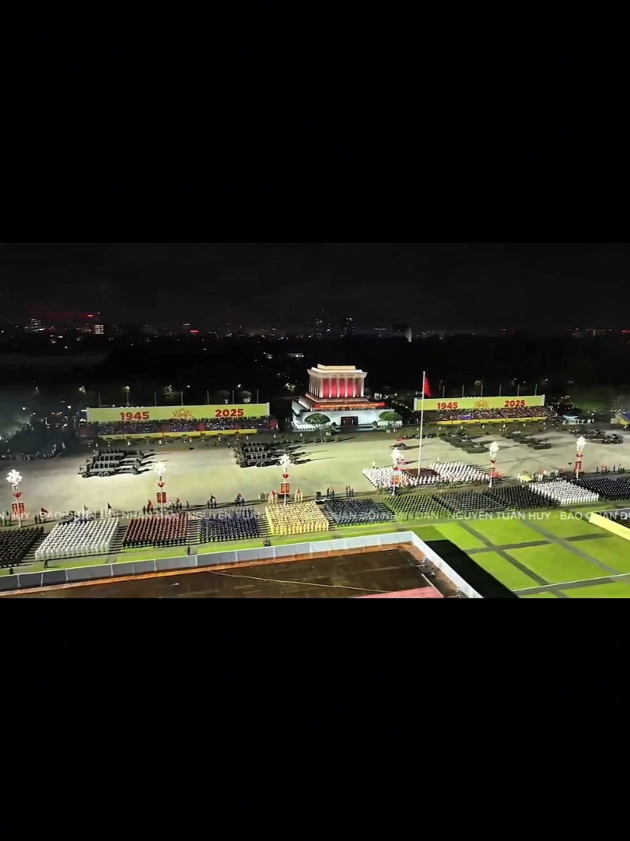 Nghe rung núi đồi từng bước ta đi.... #tiếnbướcdướiquânkỳ #quânđộinhândânviệtnam #vietnam #80a #duyệtbinh 