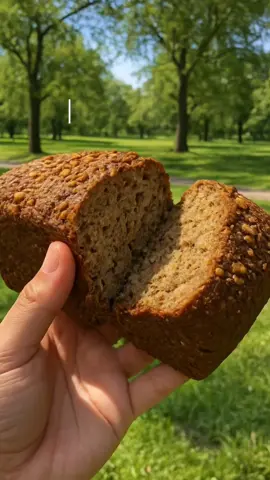 Bánh cake chuối hạt phỉ, hòa quyện thành ổ bánh thơm ngon từng cái cắn... #banhcake 