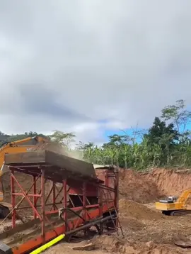 Gold available in Kampala Uganda/ Congo. Website https://goldminingexperts.com/ #dirtyjobs #gold #goldbar #africa #uganda 