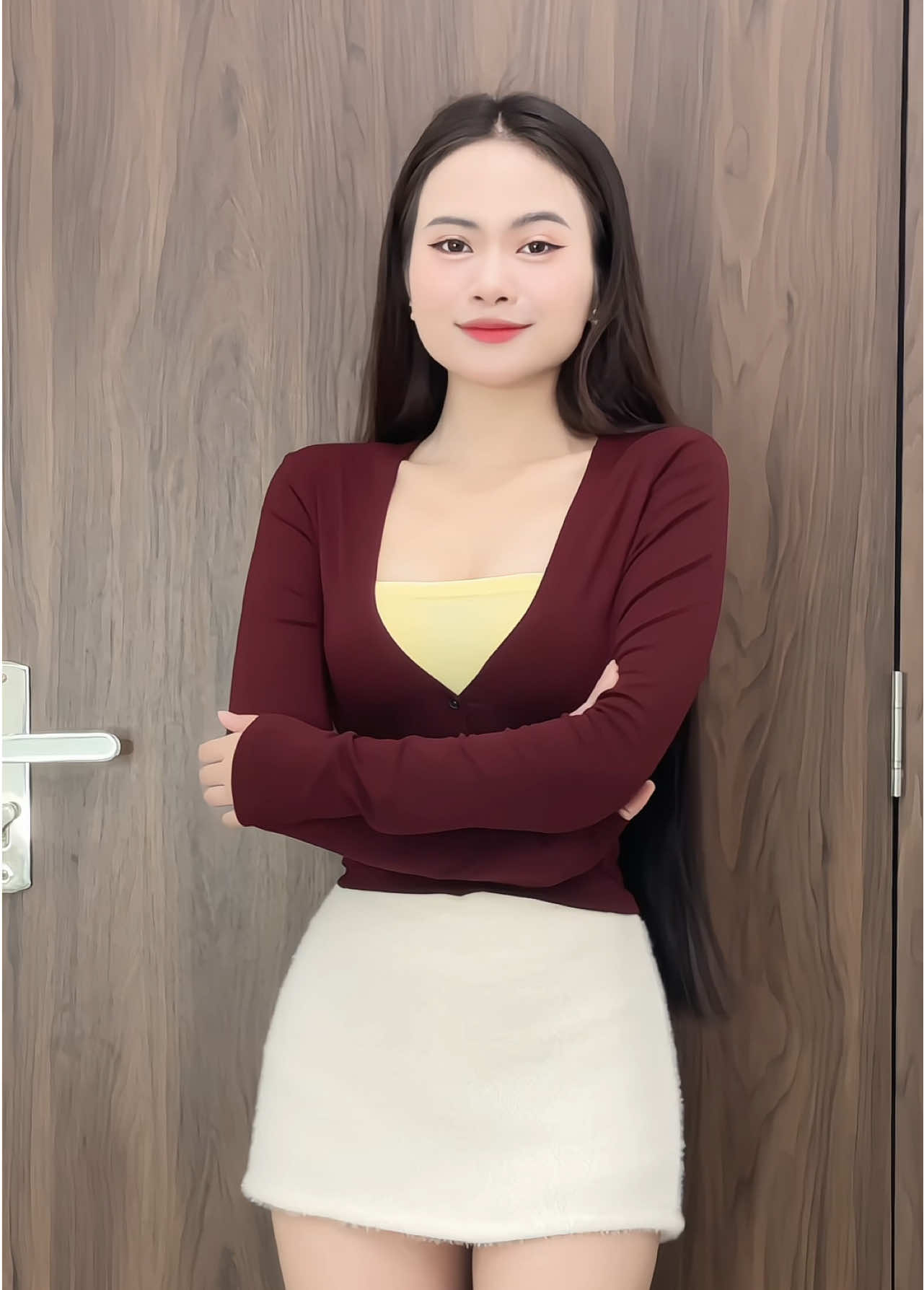 Săn được chiếc áo mà phối gì cũng xinh luôn các chị