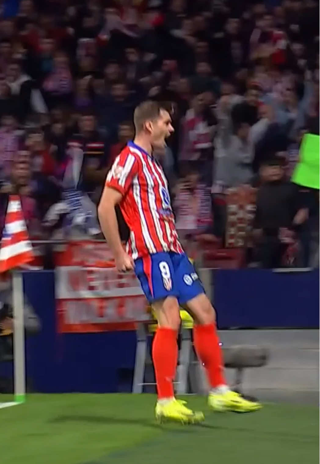 Alex’s goal last year vs Alavés 🔫 #sørloth #alexandersørloth #laligahighlights #atleticodemadrid #goal 