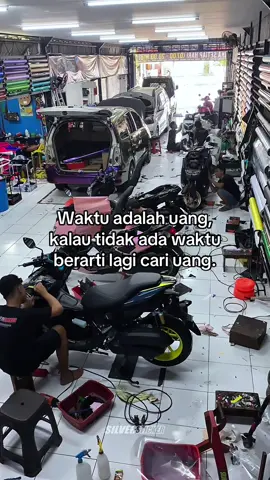 𝗢𝗣𝗘𝗡 𝗘𝗩𝗘𝗥𝗬 𝗗𝗔𝗬      #silversticker #tulungagung #digitalprinting #homeservice #sticker