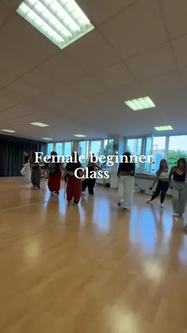 female beginner Class 🥳  Thursday at 6:45pm. #dance #dreambigstudio #foryou 