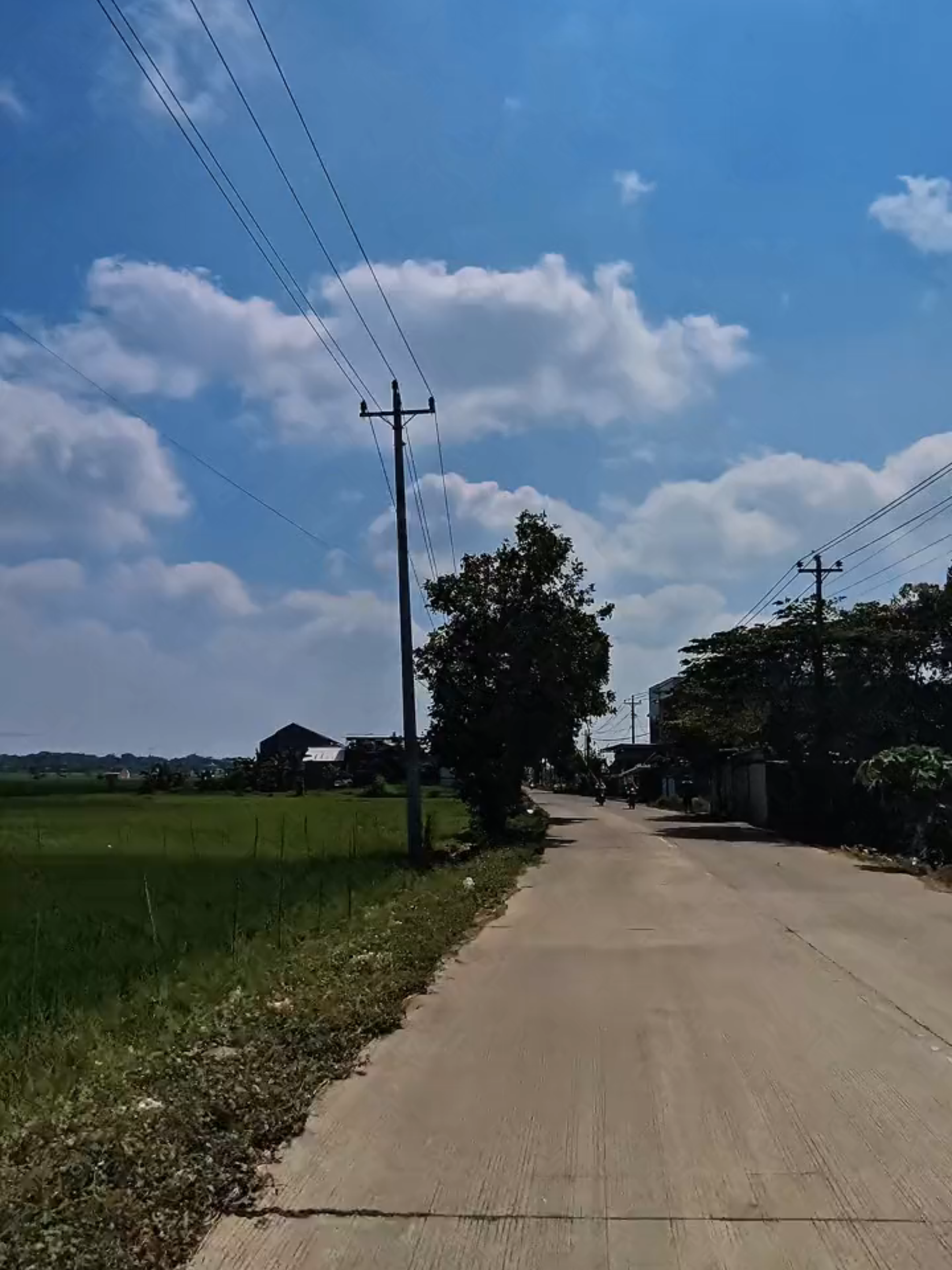 Naik motor sambil dengerin musik ini 🛵🎧 #xiaomi14tpro #aesthetic ##ultrawidecamera #aestheticvideos #fyp