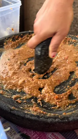 Makan gado gado di pinggir jalan gaes 🕹️ Alamat ada di akhir video #fypシ゚ #makananviral  #nasikuning #food 