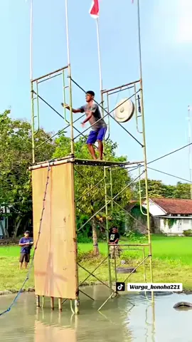 Satu lagi peserta ini berhasil menaklukan semua rintangan ninja warrior Karangjati-Ngawi  Selamat moas kegigihanmu patut di acungi jempol 🥳👍 #agustusancore #agustusan #ngawi24jam #aboutngawi  #karangjati 