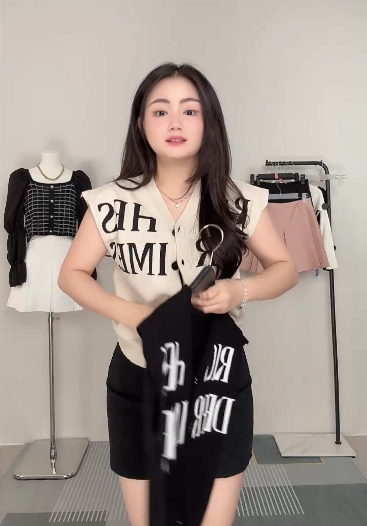 #tiktoklive #fypシ゚ #vest #cardigan #atasanwanita 