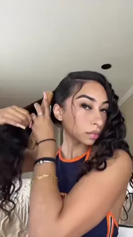 This is SO CUTE! 😍 - @monicaarelys #viral #curlyhair #hairinspo #relatable #hairtutorial #hairvideos