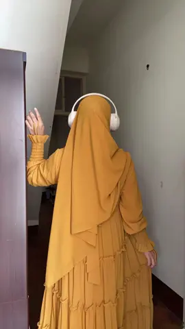 Maura dress in jj ✨💛🫶🏻 cakep bgt oyy🎧