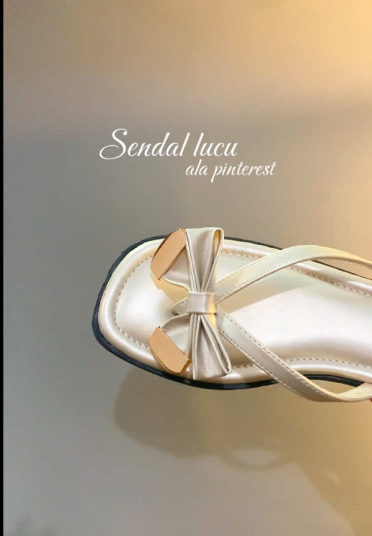 sandal murah tapi ga murahan 🩴💗🫶🏻, cakep bgt wajib cekout sekarang 😫😫 #sandal #sendalwanita #foryou #aesthetic #rekomendasisendal 