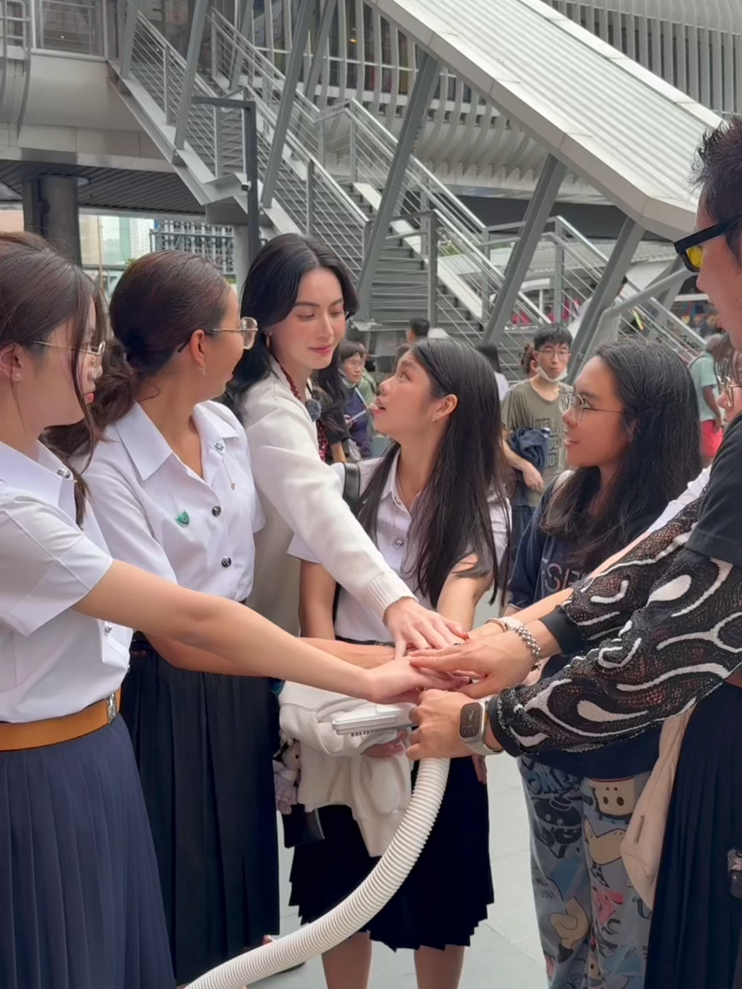 เมื่อใหม่ดาวิกาออกมาจากเครื่องดูดฝุ่น