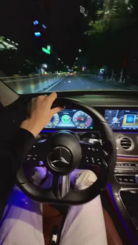 Có lẽ bài học lớn nhất mà mình đã học được trong cuộc đời này, đó là luôn sẵn sàng đi một mình... ☺️ #thuongluxury #xuhuong 