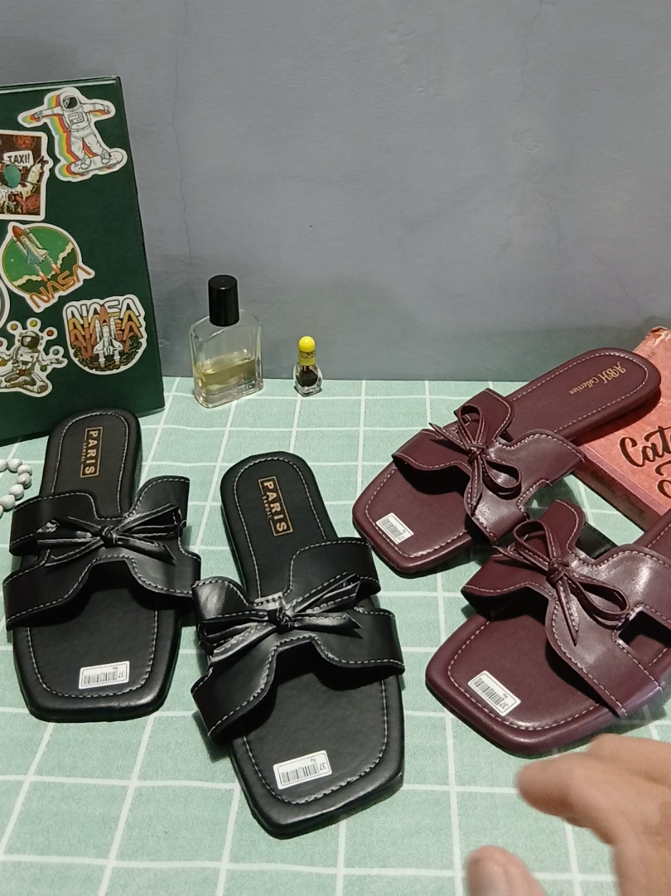 SANDAL SLIP ON CEWEK, SANDAL TEPLEK DESIGN SIMPLE AMAN DAN NYAMAN DIPAKAI #nyaman #sandalwanita #fyp #foryoupage 