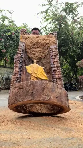 This artist is known for crafting intricate wooden sculptures that showcase remarkable skill and timeless artistry. Each piece reflects a deep connection to nature, capturing its calmness and refined beauty. Artists: 29749100338 and Linfx1009 on DY #art #sculpture #wood