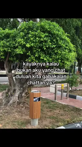 kenapa harus aku yg selalu duluan chat kmu.#lewatberanda #fypppp🥀🥀 #sadvibes #bantulike 