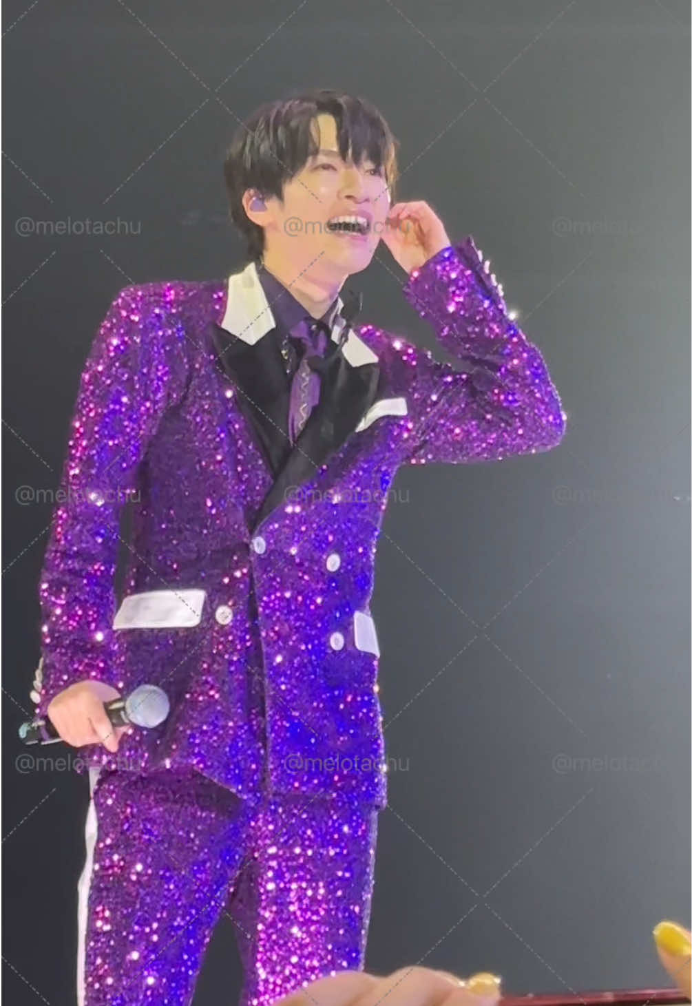 深澤くんのことを自分のスマホで撮れる日がくるなんて思ってもみなかった😭😭😭💜 深澤くんの顔ガン見してるせいでちょいちょいカメラズレてる😴  #summersonic #summersonicbangkok #snowman #深澤辰哉 #fyp 