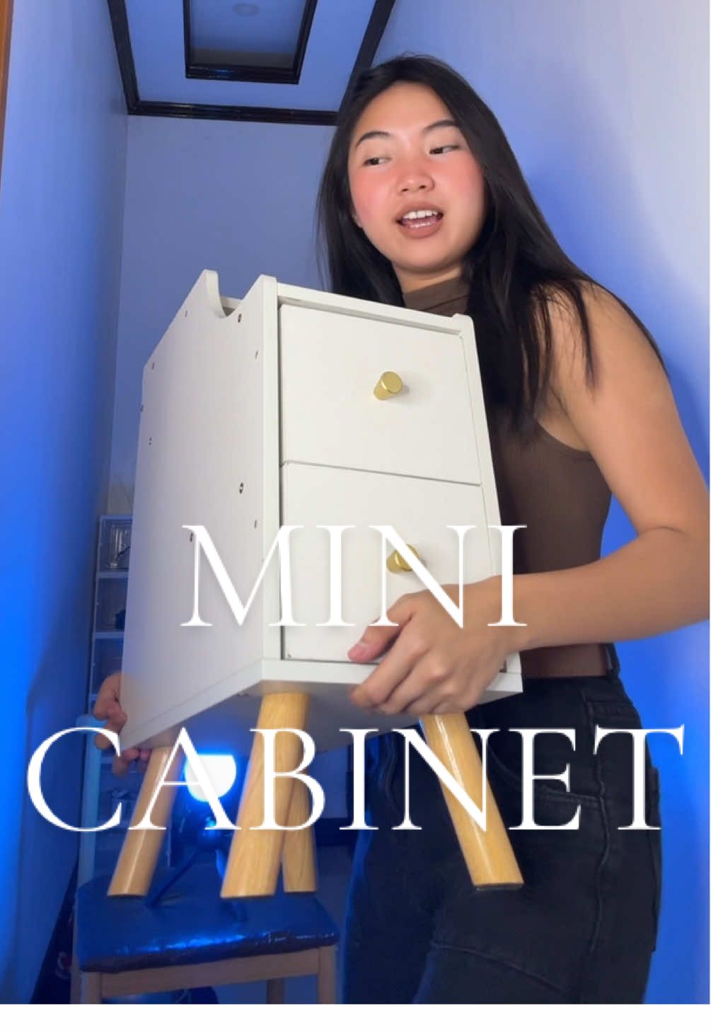 Diba aesthetic kaysya nga pagka cabinet hahaha perfectttttt! #minicabinet #cabinet #smallcabinet #aestheticcabinet #bedsidetable 