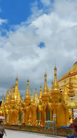 ရွှေတိဂုံစေတီတော် 🙏🙏🙏#မြင်သူတိုင်းအေးမြပါစေ😍🥰 