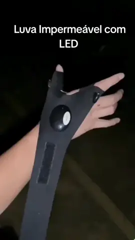 ✨🔦 Chegou a solução perfeita para quem não abre mão de praticidade e segurança! A luva impermeável com LED é ideal para trabalhos noturnos, camping, pesca, ciclismo e muito mais. ✅ Mãos livres para iluminar onde precisar ✅ Conforto e ajuste perfeito ✅ Resistente à água e super durável 👉 Tenha sempre luz ao seu alcance, sem depender de lanternas ou celulares! 🌟 Garanta já a sua e facilite o seu dia a dia! #luvaLED #luvaimpermeável #lanternaled #inovação #ferramentasuteis 
