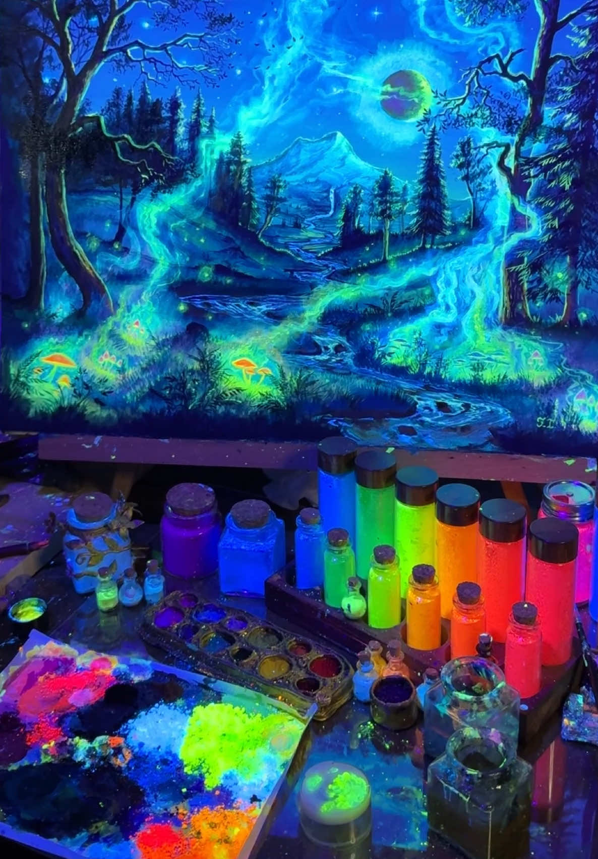 ✨ Glowing in the Dark ✨ - My largest finished paintings over he last few months ✨ - #painting #art #fantasyart #oilpainting #artwork 