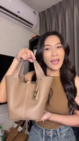 #กระเป๋า #กระเป๋าแฟชั่น #กระเป๋าผู้หญิง #กระเป๋าสะพายข้าง #agefree 