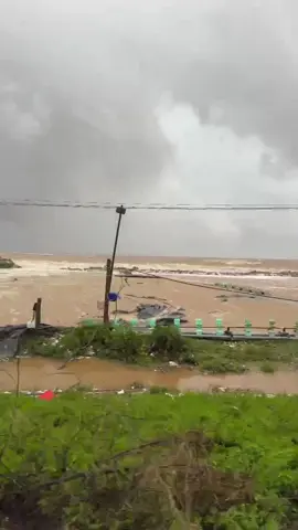 Bão số 3 chưa hết lại tiếp tục bão số 5 #. Thương lắm miền trung ơi😔  Mọi người nhớ cẩn thận nhé #hảitienthanhhoa#flamigo #36thanhhoa❤️ 