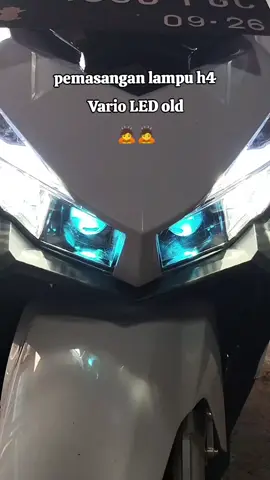 aduh mak susah,susah gampang nih ngerjain kaya gini🤕🤕🤕#lampumotor#h4 #vario#varioled #varioledold 