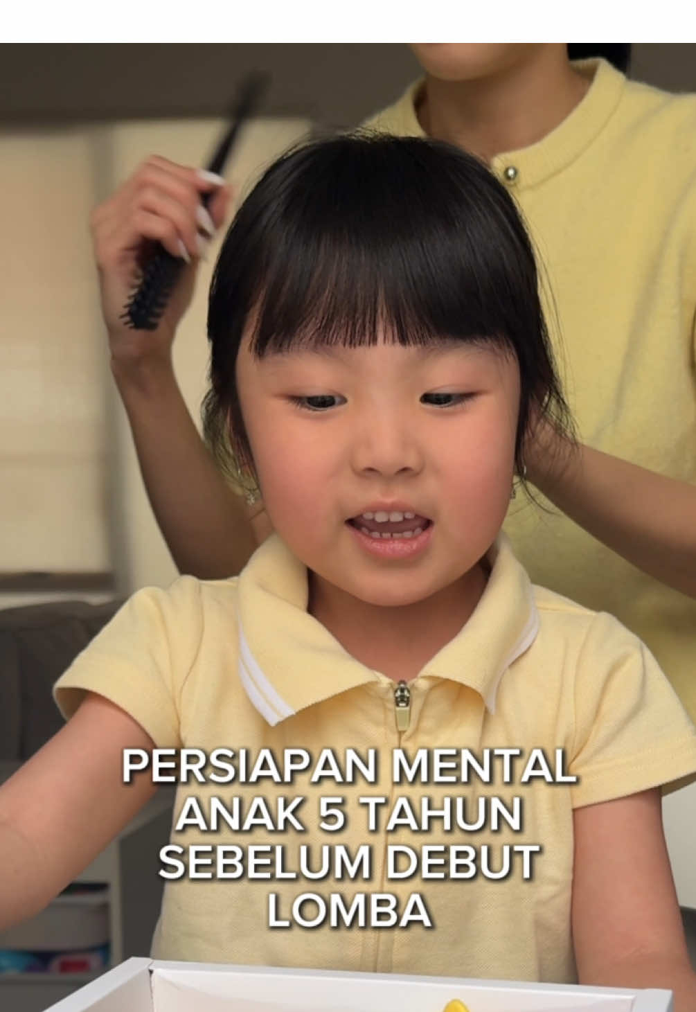 Lomba bukan buat menang lawan orang lain, tp menang lawan diri sendiri yang kemarin.  Lomba bukan bikin anak HAUS VALIDASI, tapi bikin anak paham makna dari USAHA tidak akan mengkhianati HASIL.  Lomba ajarin aku banyak hal dari kecil, apa selalu menang? YA ENGGA, tp aku belajar soal “DETERMINASI” yang bikin aku bisa berdikari sampai saat ini.  Dan menurut aku, hal ini perlu aku TURUNKAN ke nala, pengalaman hidup, yang dijalanin dengan kaca mata nya sendiri.  WALAUPUN lomba tujuannya bukan menang, tapi KALAH tetep menyakitkan, dan dari sakit itu kita belajar buat berusaha memperbaiki kesalahan, belajar buat “BANGKIT & MENCOBA LAGI”  Seneng tiap hari pelan2 nasehatin nala soal ini, berujung & berbuah manis, pas hari H lomba Nala nyanyi dengan percaya diri tanpa takut KALAH.  Karena nala tau. kalau kalah, mami & papi akan selalu siap temenin nala dengan pelukan hangat 🤍✨