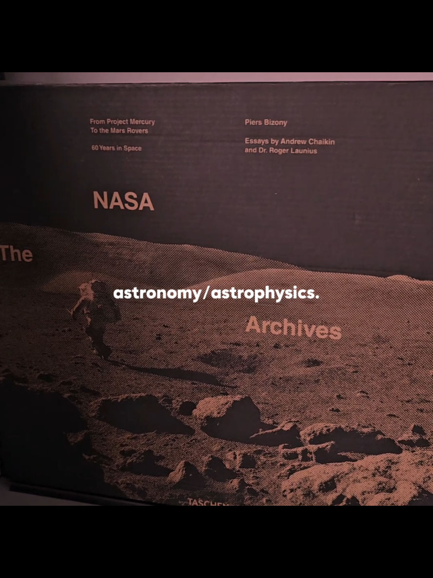 🫠 - Astronomy is the science that studies celestial objects, such as stars, planets, galaxies, and the universe as a whole. It focuses on observing and describing their positions, movements, and characteristics. - - Astrophysics is a branch of astronomy that explains how celestial objects and the universe work using the laws of physics. It studies their nature, origin, and evolution, such as how stars are born, how black holes form, and how galaxies change over time. #Astronomy #astrophysics #vibe #astronomyaesthetic #starrysky 