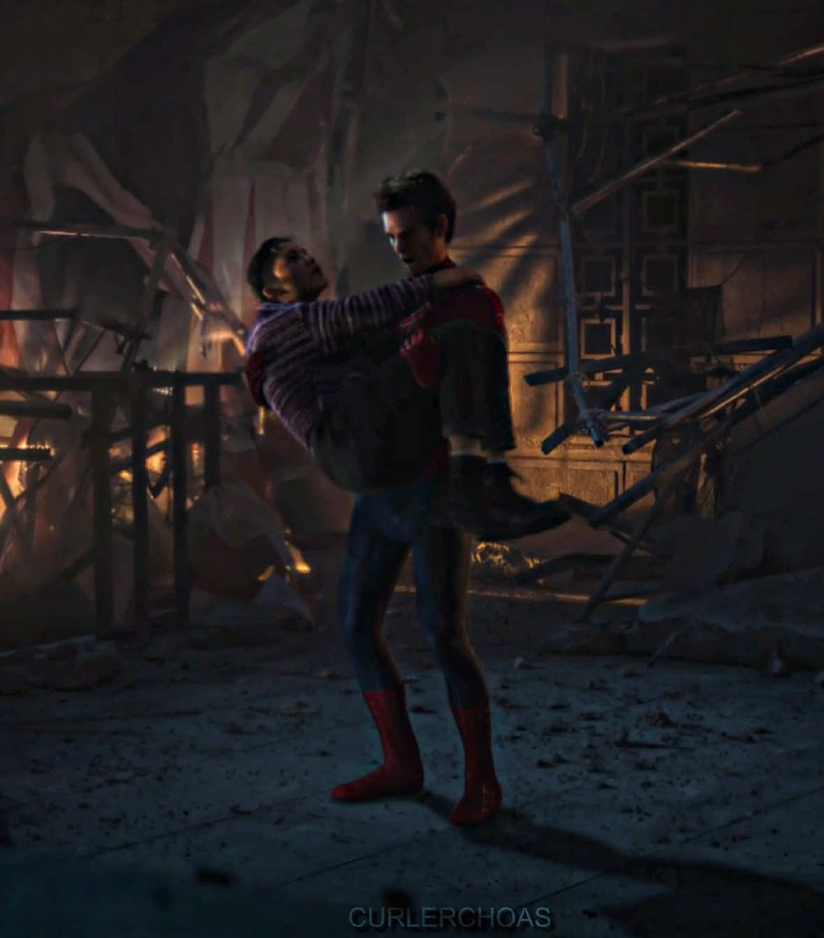 He couldn't saved his gwen fr😭... who remembered this iconic scene? #spiderman #tomholland #andrewgarfield 