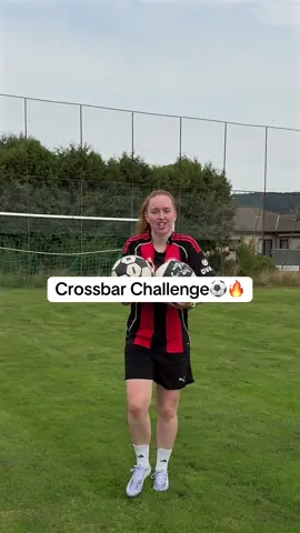 Das war schwerer als ich dachte😅 #fussball #fussballvideos #challenge #crossbar #training #fussballchallenge 