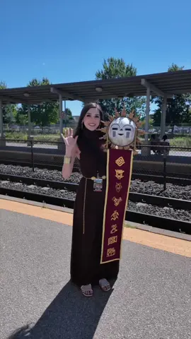 I made an Esquie cosplay and wore it to Fan Expo Canada 2025!✨ The mask took just over a month to make, and I’m really happy with how it turned out! @Clair Obscur: Expedition 33  @FAN EXPO  #clairobscurexpedition33 #clairobscur #expedition33 #cosplay #esquie 
