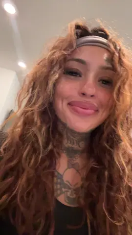 It’s the hair and legs for me 🥰