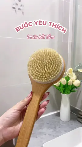 Bước iu thích của tui trước khi tắm 🥰 #drybrushing #chaikhobody #bodycare #bodycareroutine 