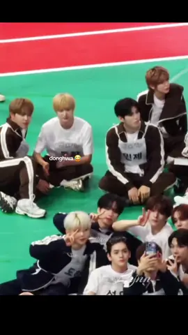 #donghwa 😁 #kickflip (just ask their names) #isac2025 #jypentertainment #kpopboygroup (©️ Lynn)