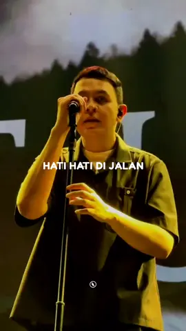 Nostalgia lagu pernah viral pada masanya #hatihatidijalan #tulus #laguviral #liriklagu #liriiklagu  Source TikTok : @tryarrobih 